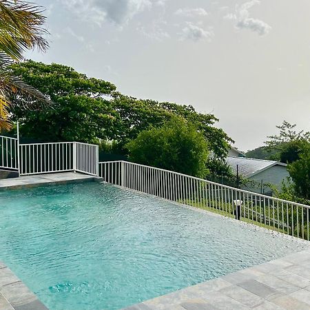 Ferienwohnung Bleu Soleil Le Morne-Vert Exterior foto