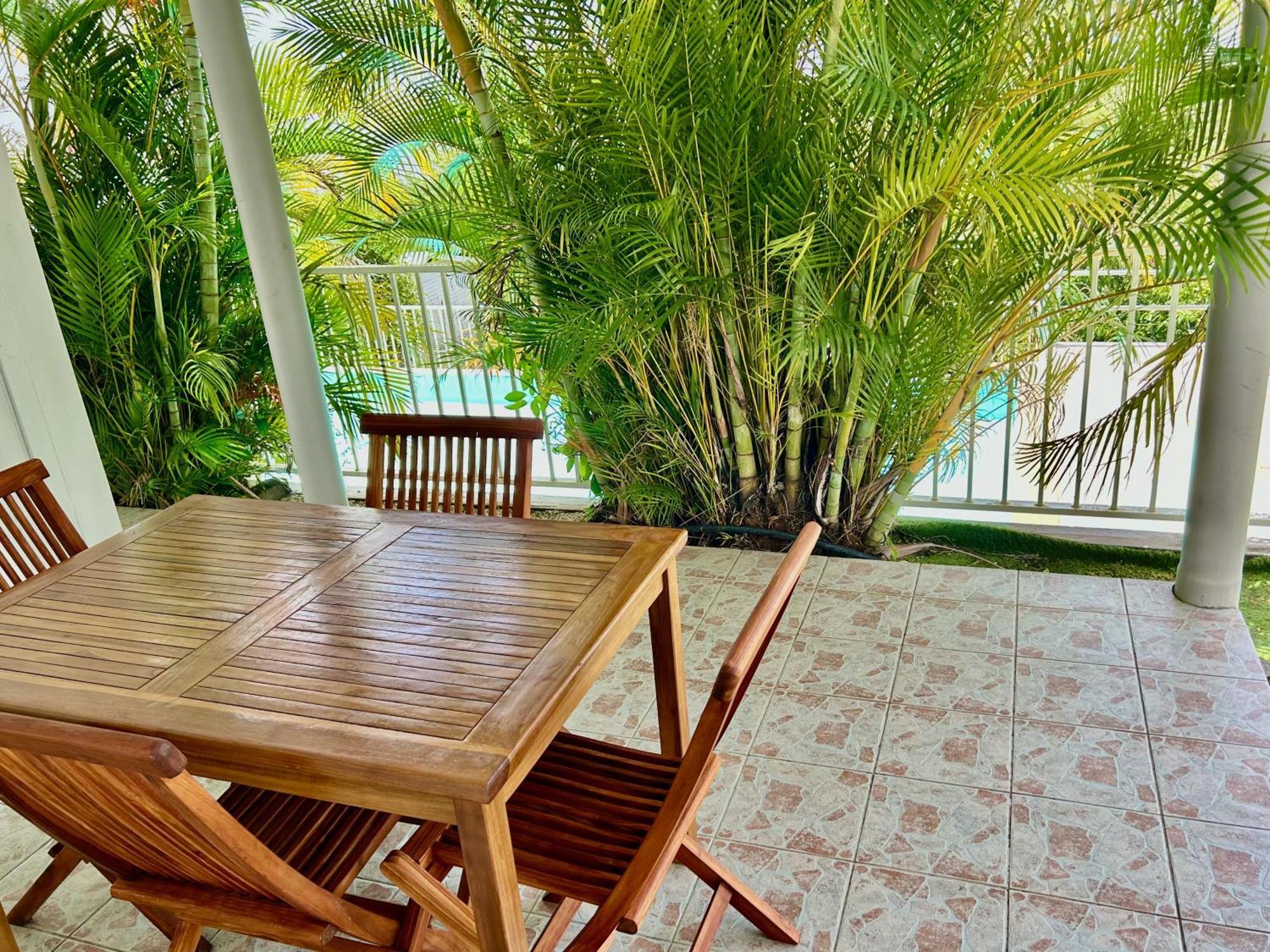Ferienwohnung Bleu Soleil Le Morne-Vert Exterior foto