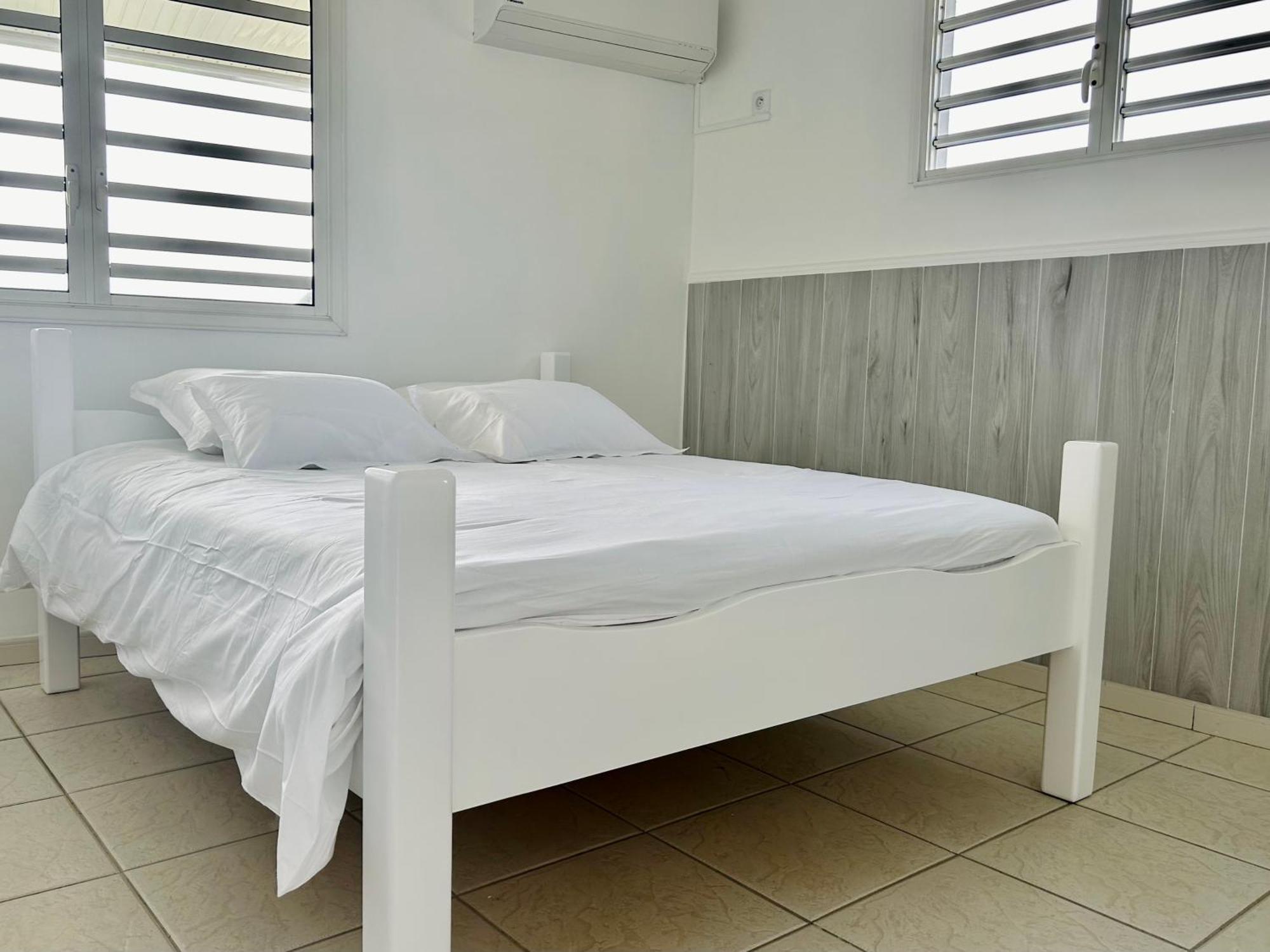 Ferienwohnung Bleu Soleil Le Morne-Vert Exterior foto